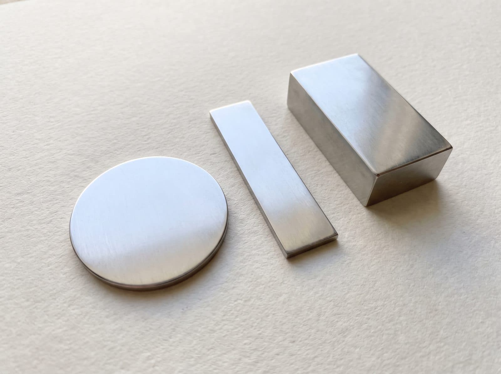Unbranded round and bars.
