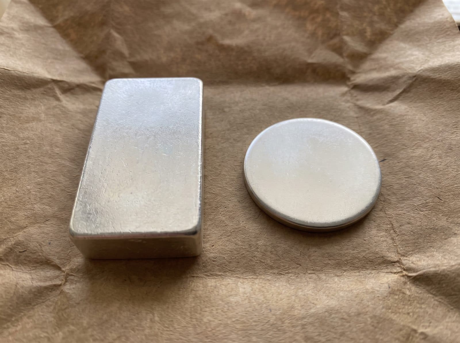Melt stack versus a collector object, illustration. No mint mark we do not own.